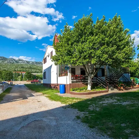 Seline/paklenica Riviera 35779